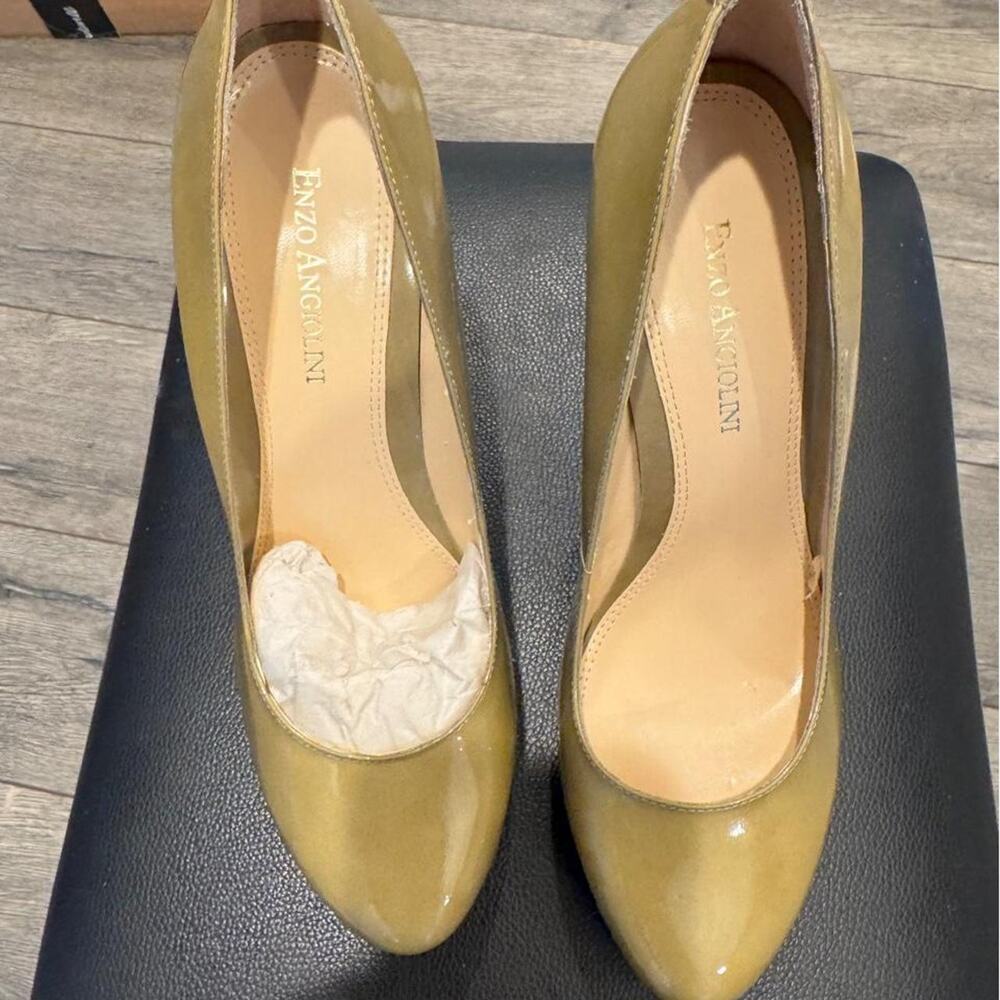Ezo angiolini tan patent leather pumps NEW NEVER WORN